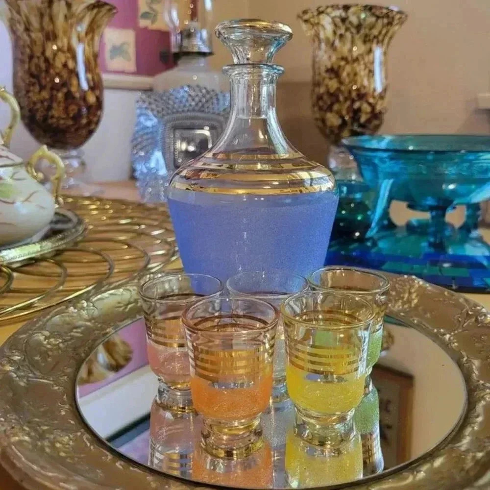 Frosted VINTAGE  DECANTER WITH 5 Frosted SHOT GLASSES